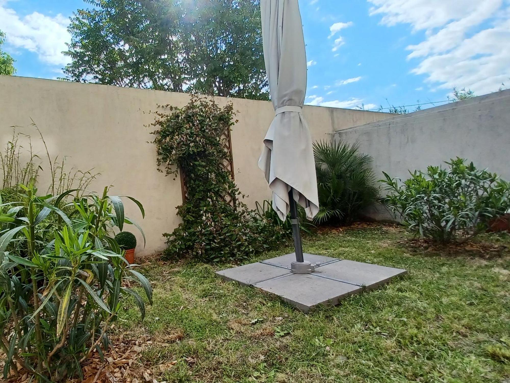 L'Isle Sur La Sorgue, Appartement 2 Pieces Jardin Parking LʼIsle-sur-la-Sorgue Exterior foto